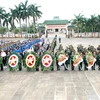 Đoàn cấp cao Quân đội Campuchia dâng hương tại Nghĩa trang Đức Cơ