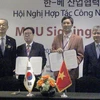 Lễ ký kết biên bản ghi nhớ hợp tác giữa doanh nghiệp Việt Nam-Hàn Quốc. (Ảnh: Xuân Anh/TTXVN)