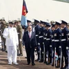Thủ tướng Nguyễn Xuân Phúc duyệt đội danh dự. (Ảnh: Thống Nhất/TTXVN)