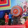 Chủ tịch Quốc hội Nguyễn Thị Kim Ngân đánh trống khai hội Lễ hội Bà Triệu năm 2018. (Ảnh: Hoa Mai/TTXVN)