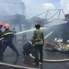 Tiền Giang: Cháy giữa khu dân cư, khói đen bốc cao hàng trăm mét
