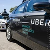 Các mẫu xe ôtô tự lái của Uber được trưng bày tại Pittsburgh, Pennsylvania, Mỹ. (nguồn: AFP/TTXVN)