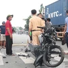 Bình Dương: Xe máy tông trực diện ôtô, 2 người thương vong 