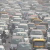 Khí thải phát ra từ các phương tiện giao thông gây ô nhiễm bầu không khí ở New Delhi, Ấn Độ. (Nguồn: AFP/TTXVN)