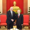 Tổng Bí thư Nguyễn Phú Trọng tiếp Toàn quyền Australia Peter Cosgrove sang thăm cấp Nhà nước tới Việt Nam. (Ảnh: Trí Dũng/TTXVN)