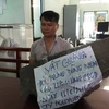 Khởi tố kẻ cầm tảng đá lớn ném cảnh sát cơ động ở Bình Tân