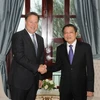 Trưởng ban Nội chính Trung ương Phan Đình Trạc hội kiến Tổng thống Panama Juan Carlos Varela. (Ảnh: Việt Hùng/TTXVN)