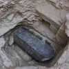 Chiếc quách khổng lồ bằng đá đen vừa được phát hiện tại thành phố Alexandria. (Nguồn: Bộ Cổ vật Ai Cập)