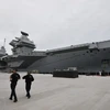 Tàu sân bay HMS Queen Elizabeth tại căn cứ hải quân Portsmouth, miền Nam Anh. (Nguồn: AFP/TTXVN)
