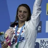 Nữ vận động viên bơi lội Mỹ Kathleen Baker tại một lễ trao giải ở Budapest, Hungary tháng 7/2017. (Nguồn: AFP/TTXVN)