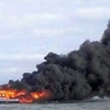 Phà Fungka Permata V bốc cháy. (Nguồn: news.okezone.com)