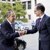 Ngoại trưởng Đức Heiko Maas đón người đồng cấp Nga Sergey Lavrov. (Nguồn: dw.com)