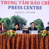 Ông Hồ Đức Phớc (thứ hai từ phải sang), Tổng kiểm toán Nhà nước, Trưởng Ban Tổ chức Đại hội ASOSAI 14, Chủ tịch ASOSAI nhiệm kỳ 2018-2021 trả lời câu hỏi của các phóng viên. (Ảnh: TTXVN)