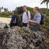 Đoàn chuyên gia khảo sát tại đảo Lớn và đảo Bé (Lý Sơn) và vùng phụ cận Bình Châu, huyện Bình Sơn... (Ảnh: Phước Ngọc/TTXVN)
