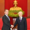 Tổng Bí thư, Chủ tịch nước Nguyễn Phú Trọng tiếp Thủ tướng Liên bang Nga Dmitry Anatolyevich Medvedev. (Ảnh: Trí Dũng/TTXVN)