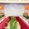 Đại tướng Ngô Xuân Lịch, Bộ trưởng Bộ Quốc phòng Việt Nam hội đàm với Thượng tướng Ngụy Phượng Hòa, Bộ trưởng Bộ Quốc phòng Trung Quốc. (Ảnh: Dương Giang/TTXVN)