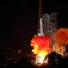 Tên lửa đẩy Trường Chinh 38 mang theo tàu thăm dò Mặt Trăng Hằng Nga 4 rời bệ phóng tại Trung tâm vệ tinh Tây Xương. (Nguồn: THX/TTXVN)