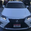 Chiếc xe Lexus ES 350 có giá hơn 3 tỷ đồng ở Việt Nam nhưng tại Abu Dhabi lại dùng để chạy Uber. (Nguồn: thethaovanhoa.vn)