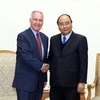 Thủ tướng Nguyễn Xuân Phúc tiếp ông Pete Peterson, cựu Đại sứ Hoa Kỳ tại Việt Nam. (Ảnh: Thống Nhất/TTXVN)