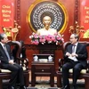 Ông Nguyễn Thiện Nhân, Bí thư Thành ủy Tp Hồ Chí Minh (phải) tiếp ông Hùng Ba, tân Đại sứ Trung Quốc tại Việt Nam. (Ảnh: Xuân Khu/TTXVN)