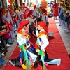 Múa trống bồng trở thành niềm tự hào và đam mê của nhiều thế hệ trai làng Triều Khúc. (Ảnh: Minh Sơn/Vietnam+)
