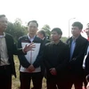 Lãnh đạo tỉnh Quảng Ninh ra quân thực hiện công tác bồi thường và thu hồi đất đai thực hiện dự án xây dựng đường cao tốc Vân Đồn-Móng Cái. (Ảnh: Văn Đức/TTXVN)