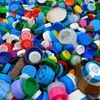 Các sản phẩm nắp hộp nhựa phế thải tại một nhà máy tái chế gần Marseille, Pháp. (Nguồn: AFP/TTXVN)