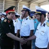 Đại tướng Ngô Xuân Lịch - Bộ trưởng Bộ Quốc phòng - thăm Lữ đoàn Không quân Hải quân 954. (Ảnh: Tiên Minh/TTXVN)