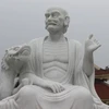 Tượng La hán tại chùa Khánh Long bị phá hoại. (Ảnh: Mạnh Khánh/TTXVN)