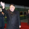 Nhà lãnh đạo Triều Tiên Kim Jong-un (phía trước) chuẩn bị rời Bình Nhưỡng bằng tàu hỏa để tới Nga dự Hội nghị thượng đỉnh với Tổng thống Vladimir Putin. (Nguồn: Yonhap/TTXVN)