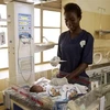 Chăm sóc trẻ sơ sinh tại bệnh viện ở Juba, Nam Sudan. (Nguồn: AFP/TTXVN)