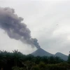 Núi lửa Ulawun tại tỉnh Tây New Britain, Papua New Guinea phun tro bụi ngày 27/6. (Ảnh: AFP/TTXVN)