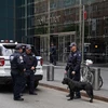 Cảnh sát Mỹ phong tỏa khu vực quanh tòa nhà Time Warner ở New York. (Nguồn: AFP/TTXVN)