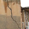 Nhà cửa bị hư hại sau trận động đất ở tỉnh Kermanshah, miền Tây Iran, ngày 26/11/2018. (Ảnh: THX/TTXVN)