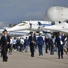 Du khách thăm quan tại Triển lãm hàng không-vũ trụ quốc tế MAKS-2019 ở Zhukovsky, Nga. (Ảnh: AFP/TTXVN)