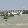Cửa xả tràn hồ thuỷ điện Trị An giảm lưu lượng xả nước xuống hạ du sông Đồng Nai. (Ảnh: Sỹ Tuyên/TTXVN)