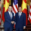 Thủ tướng Nguyễn Xuân Phúc tiếp Bộ trưởng Thương mại Hoa Kỳ Wilbur Ross. (Ảnh: Thống Nhất/TTXVN)