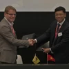 Lễ ký chính thức Dự định thư hợp tác hữu nghị lần thứ 10, giai đoạn 2020-2022, giữa Bộ Giao thông Vận tải Việt Nam và Bộ Giao thông Công chính vùng Flanders. (Ảnh: Đức Hùng/Vietnam+)