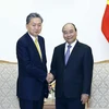 Thủ tướng Nguyễn Xuân Phúc tiếp ông Hatoyama Yukio, Viện trưởng Viện nghiên cứu Đông Á. (Ảnh: Thống Nhất/TTXVN)