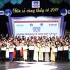 Các thầy cô giáo được tuyên dương tại Chương trình Chia sẻ cùng thầy cô năm 2019. (Ảnh: Văn Điệp/TTXVN)