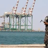 Cảnh sát Yemen canh gác tại cảng Aden. (Nguồn: Reuters)