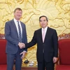 Trưởng ban Kinh tế Trung ương Nguyễn Văn Bình tiếp ông Philip Olivier, Phó Chủ tịch Tập đoàn dầu khí Total. ((Ảnh: Phương Hoa/TTXVN)