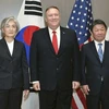 (Từ trái sang) Ngoại trưởng Hàn Quốc Kang Kyung Wha, Ngoại trưởng Mỹ Mike Pompeo và Ngoại trưởng Nhật Bản Toshimitsu Motegi. (Nguồn: Kyodo)