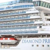 Du thuyền Diamond Princess neo tại Yokohama, Nhật Bản. (Ảnh: THX/TTXVN)