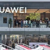 Một cửa hàng của Huawei ở Thâm Quyến, tỉnh Quảng Đông, Trung Quốc. (Ảnh: AFP/TTXVN)