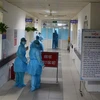 Khu vực cách ly tại Bệnh viện Đà Nẵng được phân thành nhiều lớp ngăn chặn mầm bệnh lan nhiễm. (Ảnh: Văn Dũng/TTXVN)