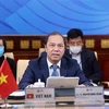 Thứ trưởng Bộ Ngoại giao Nguyễn Quốc Dũng, Trưởng SOM ASEAN Việt Nam phát biểu. (Ảnh: Dương Giang/TTXVN)