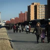 Người dân tại thủ đô Bình Nhưỡng, Triều Tiên. (Ảnh: AFP/TTXVN)