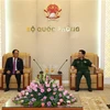 Đại tướng Ngô Xuân Lịch tiếp Ngài Park Noh-Wan, Đại sứ Đặc mệnh toàn quyền Hàn Quốc tại Việt Nam. (Ảnh: Minh Tuấn/Thông tấn Quân sự)