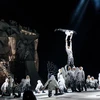Đoàn xiếc Cirque du Soleil biểu diễn tại Riga, Latvia ngày 15/1. (Ảnh: AFP/TTXVN)